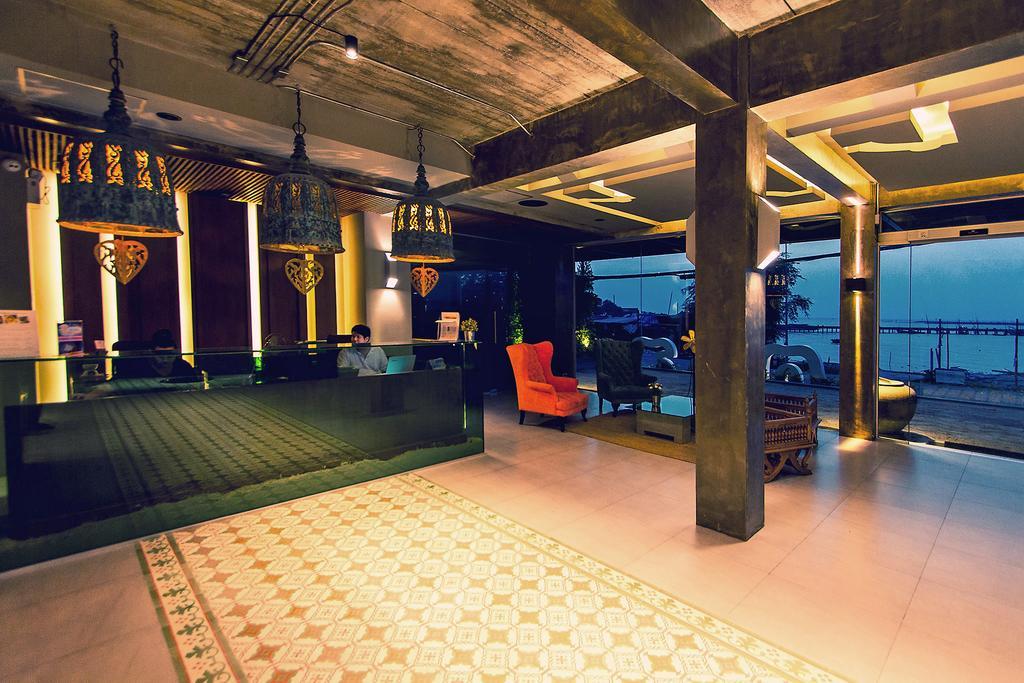 Kroque Boutique & Bistro Ang Sila Dış mekan fotoğraf