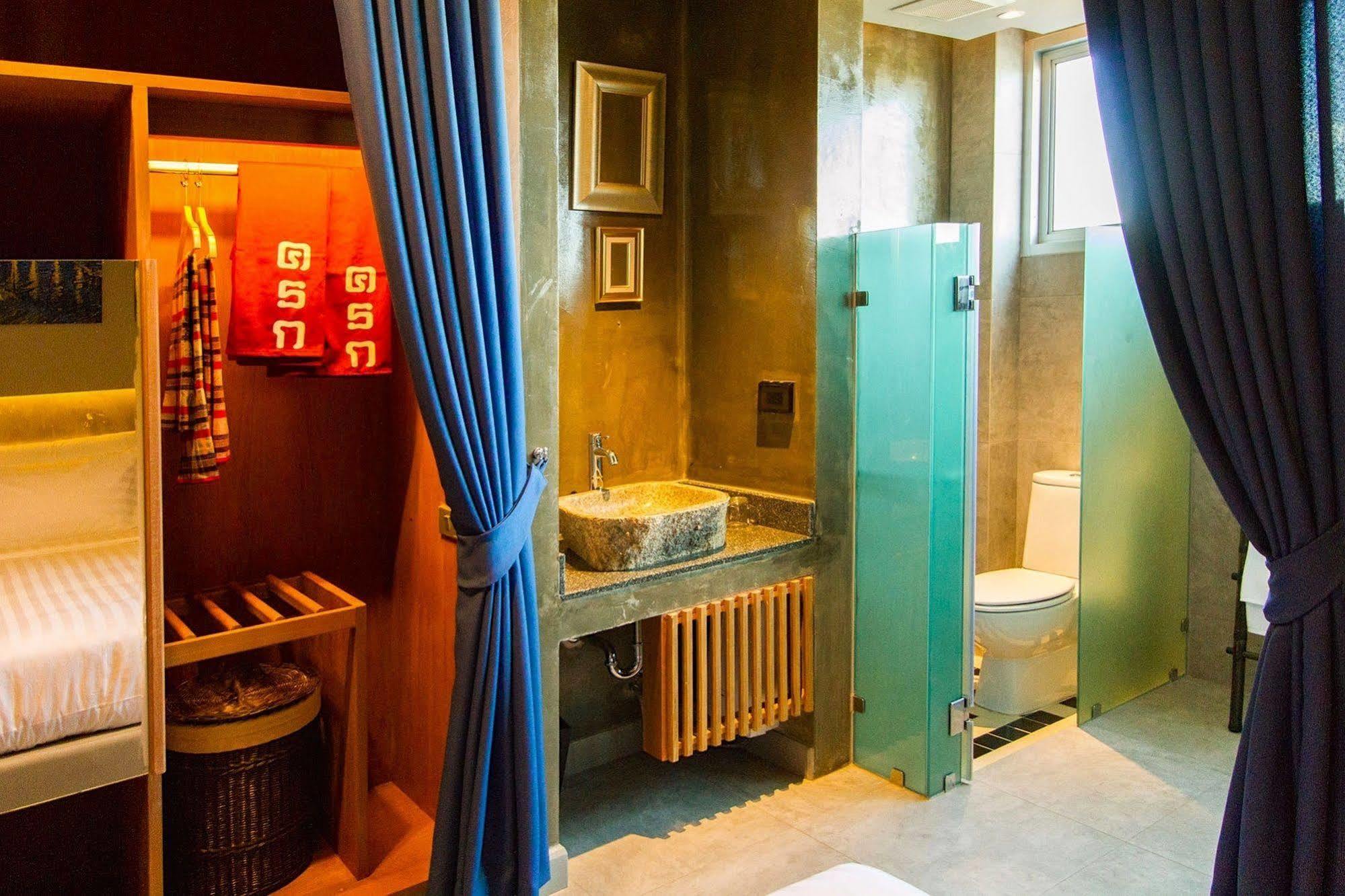 Kroque Boutique & Bistro Ang Sila Dış mekan fotoğraf