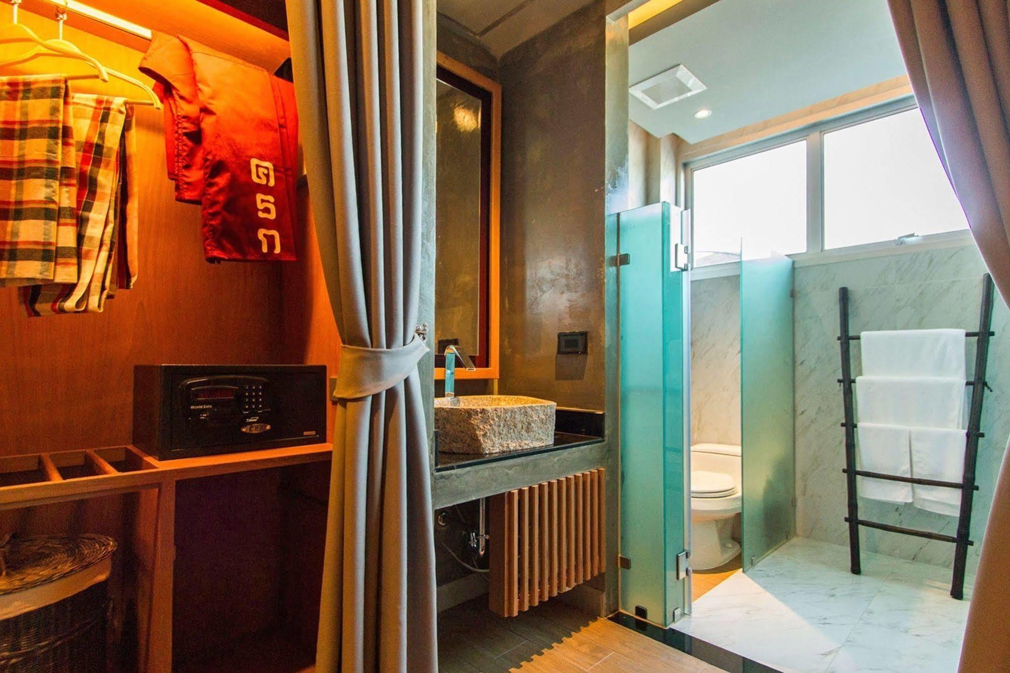 Kroque Boutique & Bistro Ang Sila Dış mekan fotoğraf